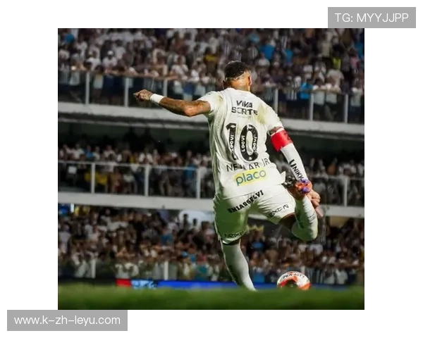 内马尔任意球击中立柱稍稍偏差:再一次擦肩而过的精彩时刻